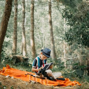 Fly kids academy school alphen aan den rijn liefde solidariteit respect leren zelfvertrouwen veiligheid rechtvaardigheid vrijheid verdraagzaamheid sociaal integriteit moed doorzetten vriendelijk dankbaar vrede gelijkwaardig b3 basisscholen Zuid Holland